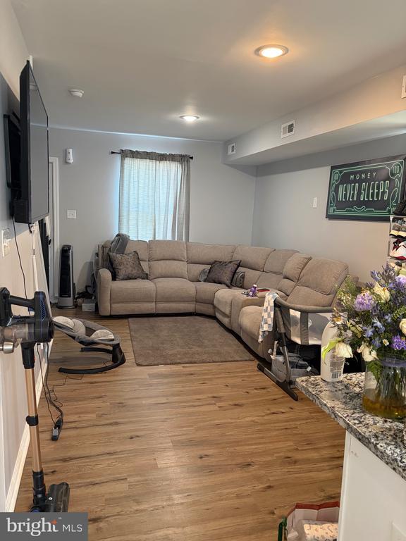 Building Photo - 34 Maynard Dr