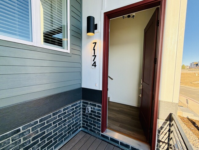 Photo - 7174 Clove Hitch Hts