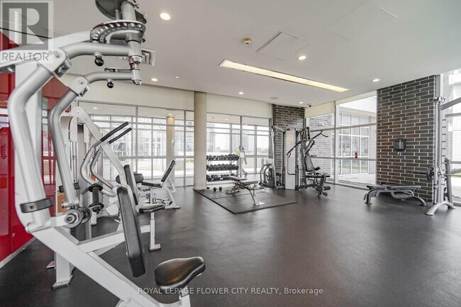 Photo - 125 Village Green Square