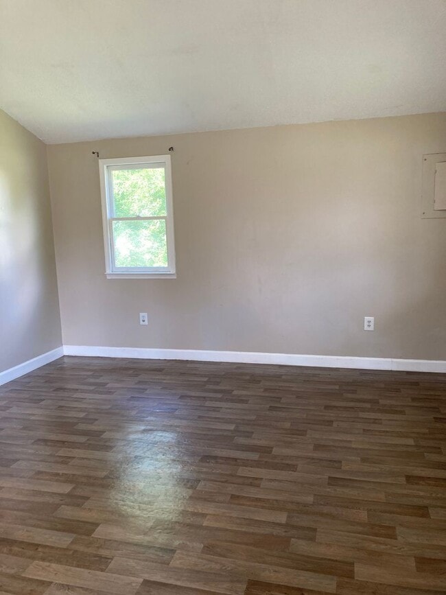 Photo - 1209 Main St