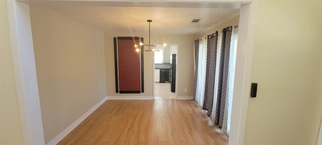 Photo - 11302 Meadow Lake Dr