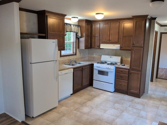 Building Photo - 54 Gore Road Park Rental