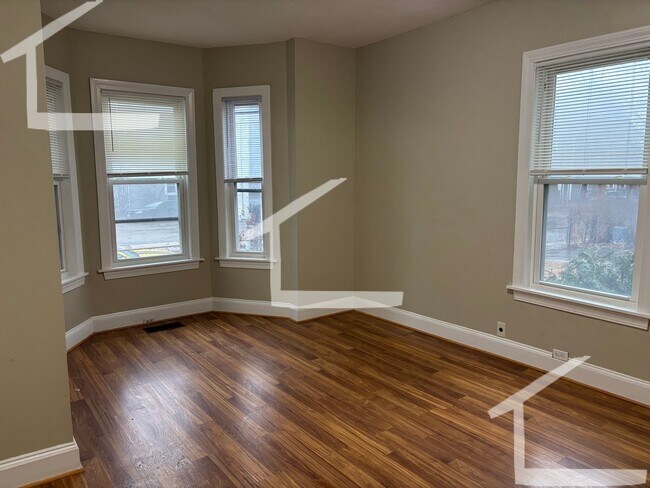 Photo - HUGE 7 bed in Allston....