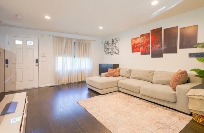 46 Boxberry Ln