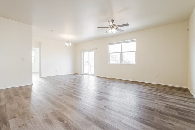 Photo - 535 Hermosa St