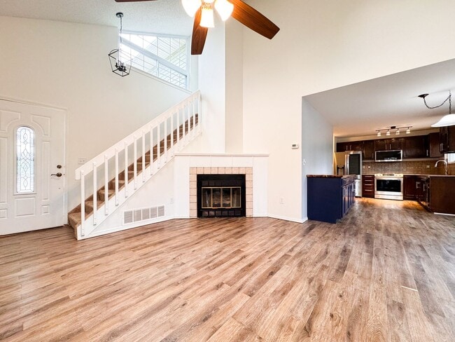 Photo - 4 bedroom with large backyard