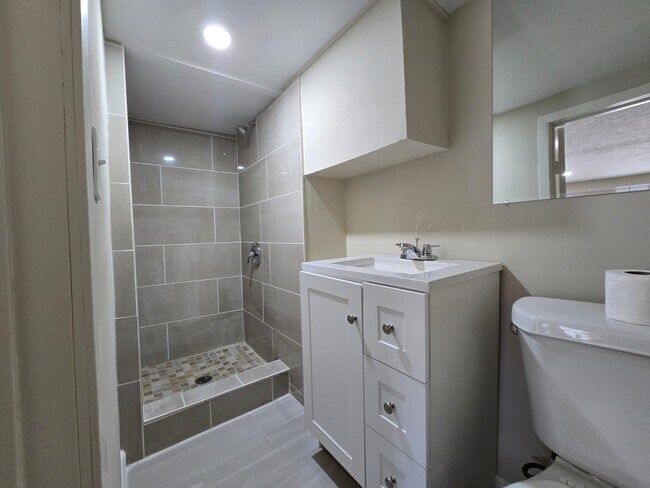 1723 Alta Vista St Unit B