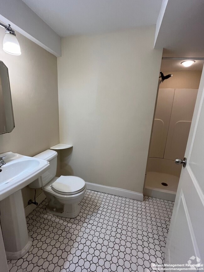 Building Photo - 317 Saint Paul St Unit 5 Rental