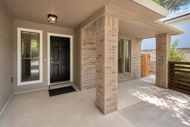 Photo - 1212 Weatherford Dr