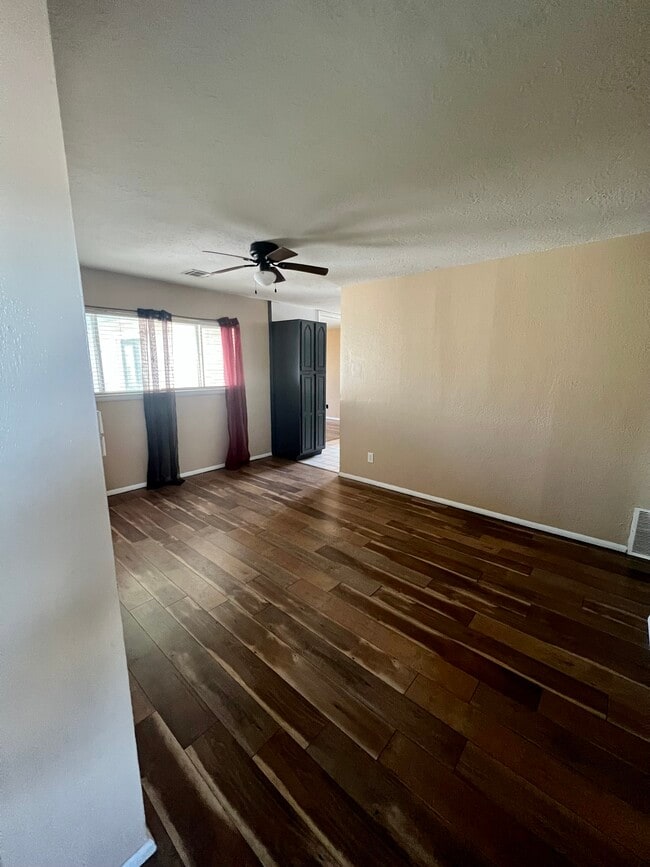 Photo - 429 W Polk St