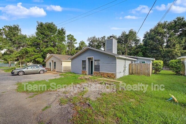 Photo - 8210 Kipling St