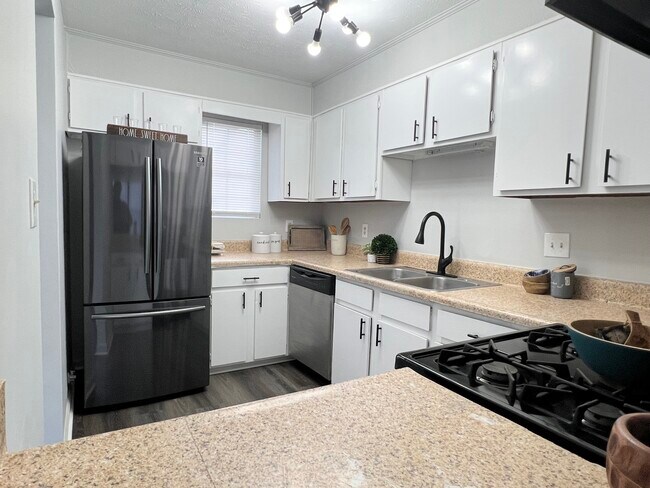 Photo - 1954 Padgett Dr