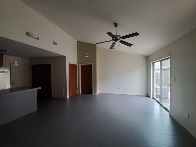 Photo - 3700 S Radisson Ave Unidad 2