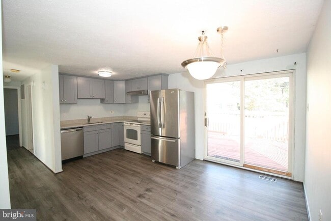 Photo - 1378 Rollinghouse Dr