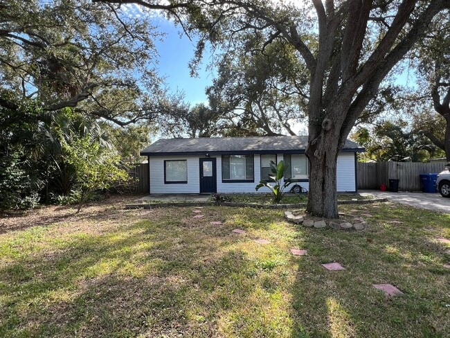 Building Photo - 2540 Elyria Ave