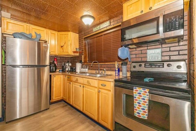 Photo - 2555 Melvin Rd