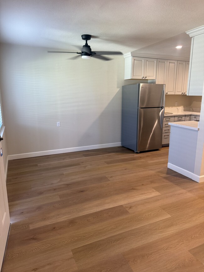 Photo - 130 Village Ct Unidad 130 Village Ct