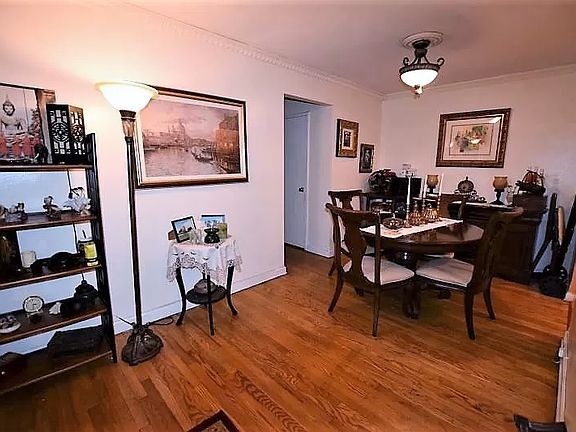 Building Photo - 90-11 35th Ave