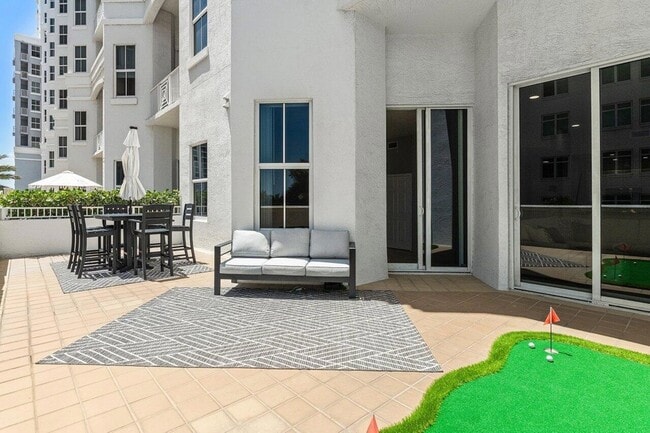 Photo - 255 Evernia St Unit 306