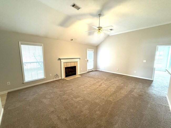 Photo - ** 3 Bed 2 Bath located in Thorington Trac...