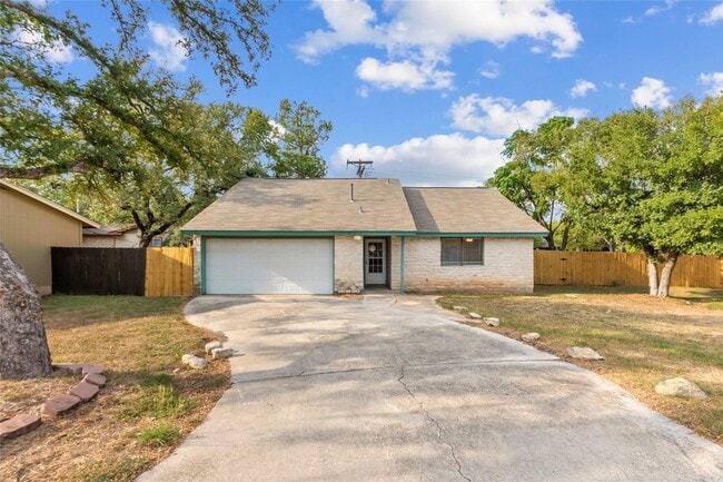 Photo - 1402 Oakmeadows Cove