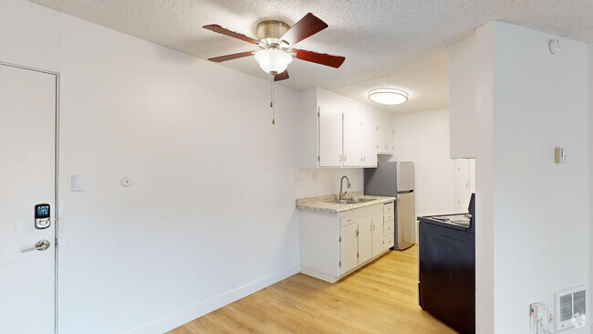 Building Photo - 1827 Lincoln Ave Unit 203 Rental