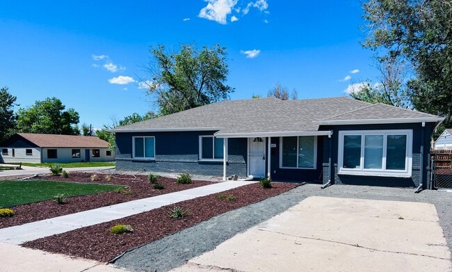 Building Photo - Ranch Home 3BD/2BA Conveniently Located Mi...