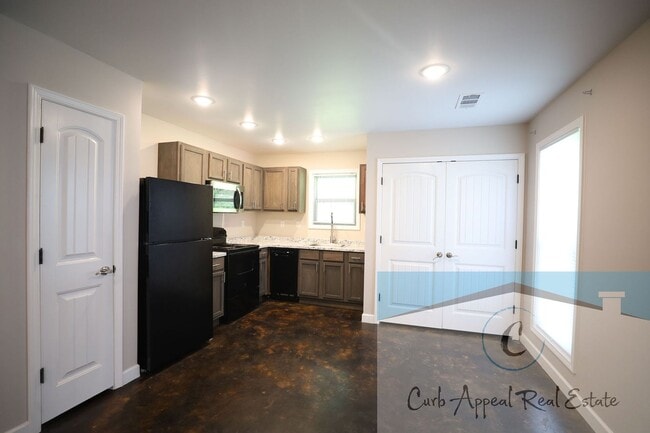 1005 Belt St