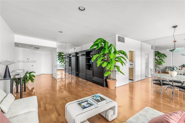 Photo - 4925 Collins Ave Unit 5F