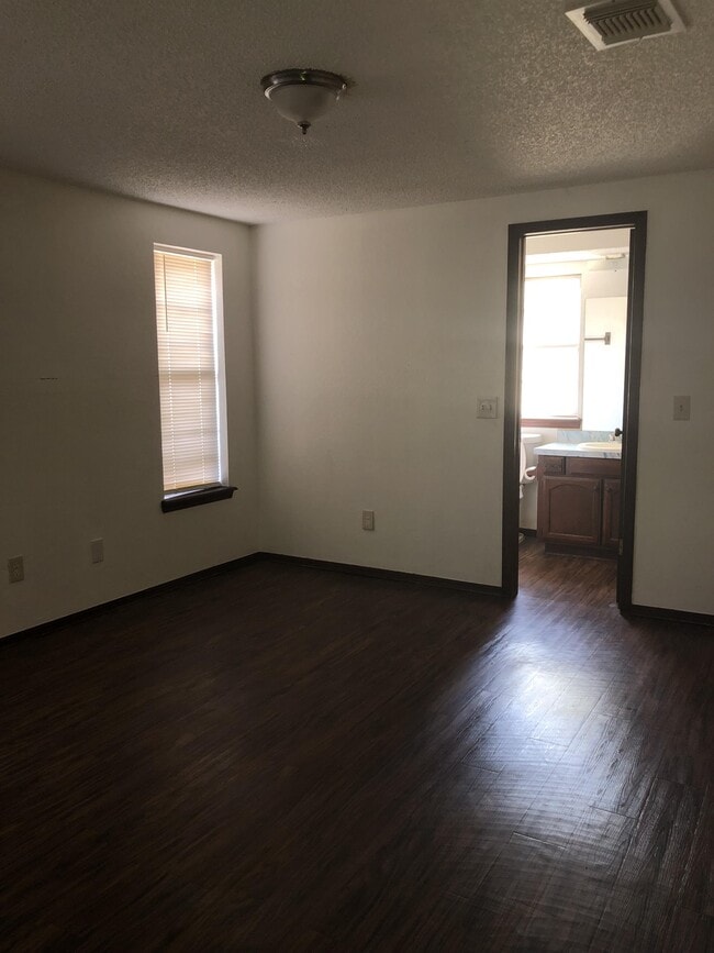 Photo - 4220 SE 49th St