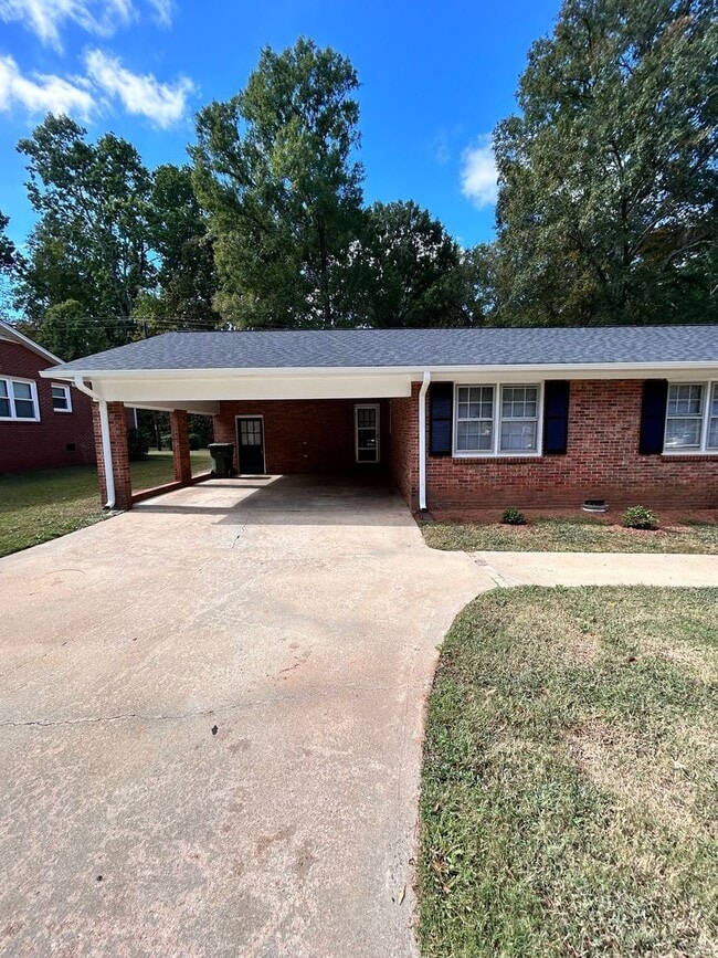 Photo - 3 Bedroom, 2 Bathroom Winthrop Heights