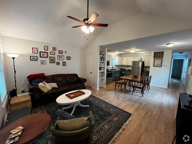 Building Photo - FURNISHED 2-BED w/OFFICE IN SHELBY PARK Rental