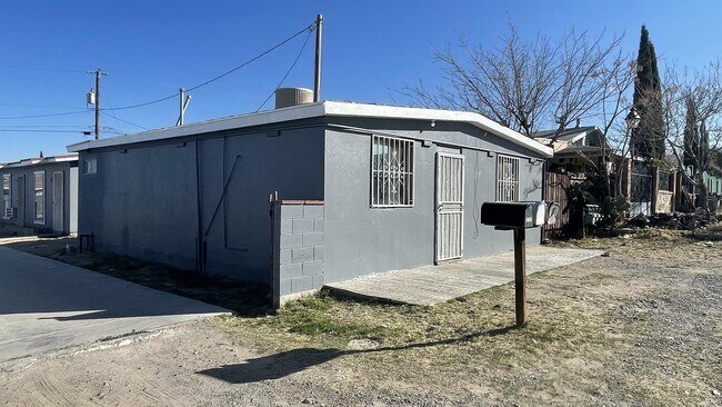 Photo - 605 Meadow Rd