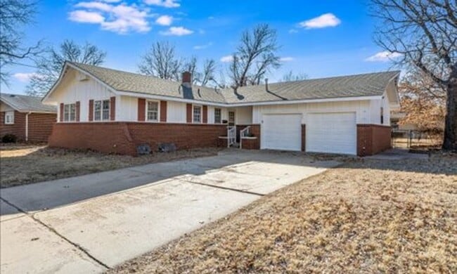 Photo - 835 N Westlink Ave