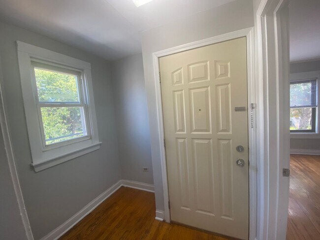 Photo - 4210 N Kilpatrick Ave Unit 2F