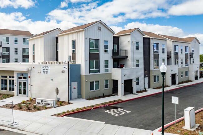 Leasing Entrance