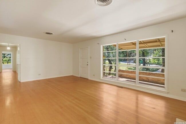 Photo - 207 Canyon Dr