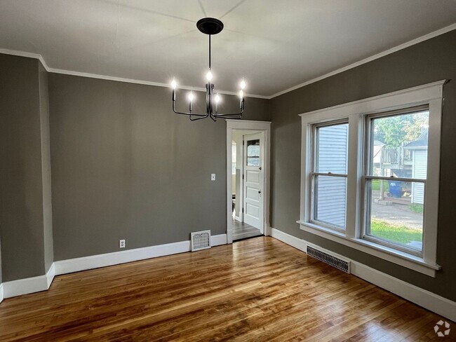Building Photo - 709 Henrietta St Unit 709 Rental