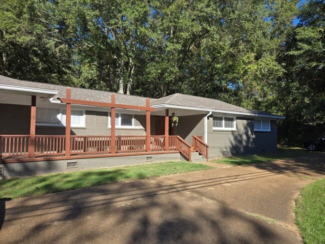 Building Photo - 3BR/3BA For Rent