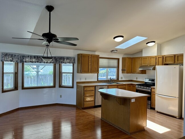 Photo - 2060 Oxford Ct