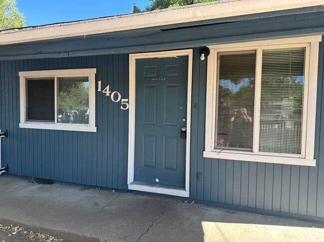 Building Photo - 1405 Prune St Rental