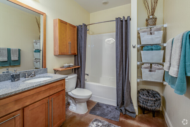2BR, 2BA - 1,153SF -Marina - Bathroom