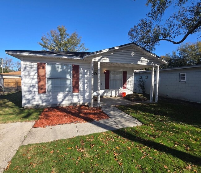 Building Photo - Charming and Newly Renovated 3BR 2BA Home in Jacksonville
