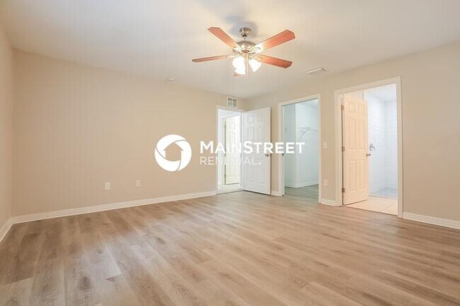 Photo - 3 Bedroom Pet-Friendly Home in north port,...