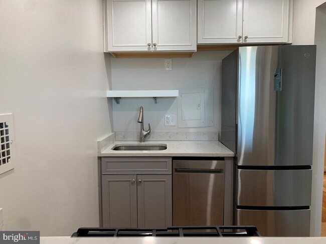 Photo - 4 Monroe St Apartment Unit 901
