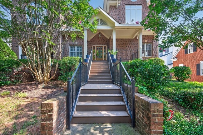 Building Photo - 306 Hillside Ave