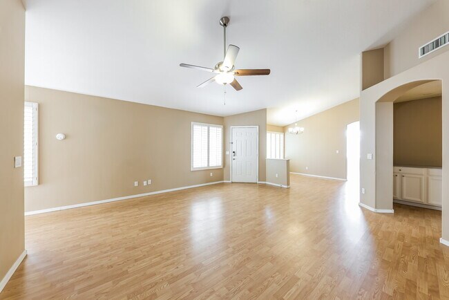 Photo - 13122 W Wilshire Dr