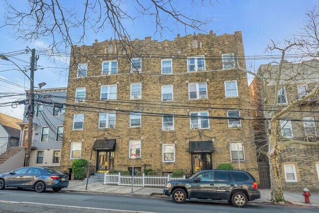 127 Carlton Ave