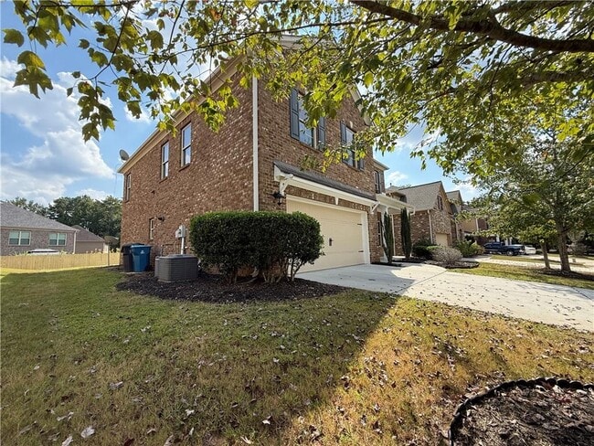 Photo - 279 Pendergast Dr SW
