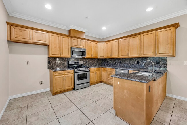 Photo - 1200 E Highland Ave Unidad Apt 102